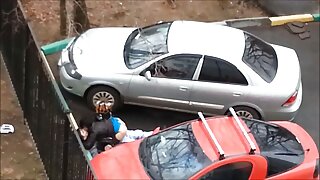 une ado www film video porno douce aux cheveux longs montre une pipe incroyable à son amie