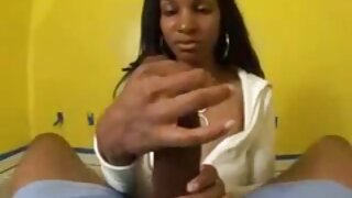 Une ado japonaise se déshabille vidéos pormo en bikini