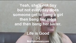 Des chiennes porno vidéos porno vidéos blondes excitées donnent un bon coup à leur invité.