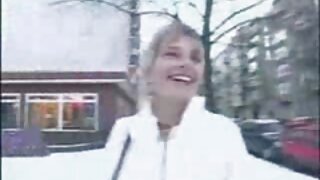 Des brunes sales video gratuite sexe et sans vergogne donnent la tête à des strip-teaseuses excitées