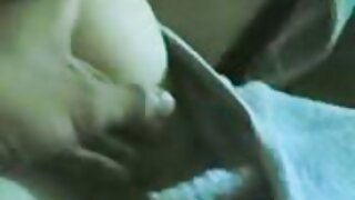 Une grosse blonde laide se fait baiser la chatte humide dans différents styles par un mec noir clip porno gratuit
