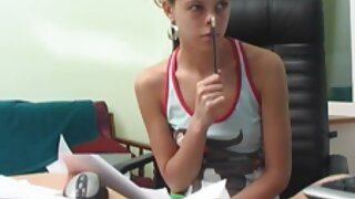 Une prostituée huilée de Londres donne un incroyable footjob dans un clip porno vidéos porno vidéos vidéos POV