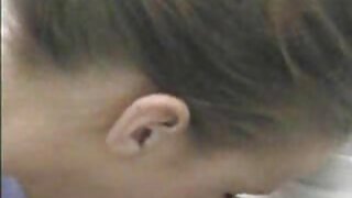 la milf les video porno japonaise ai yuumi se fait chatouiller le punani avec un vibromasseur