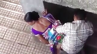 Milf des filles porno plantureuse enseignant à une douce blonde comment donner une bonne branlette