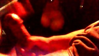 La sensuelle Jill Kassidy prend un video porno adulte pénis charnu dans sa douce chatte après un anulingus