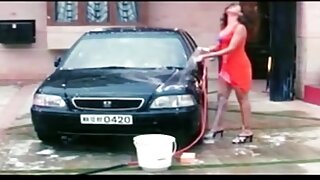Belle salope aux cheveux vidéo xxx gratuit en français de corbeau va pour un martelage anal dur