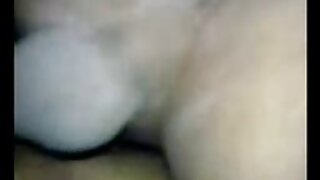 La belle princesse asiatique Yurika Goto a xxx porno dingue de nombreux jouets sexuels