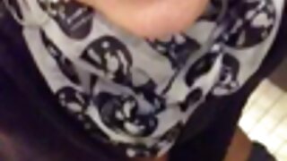 Ultra-kinky ultra-cutie aux cheveux clairs dans des filets de pêche va sucer une video de sexe porno sucette sucrée-douce