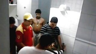 miel d'ébène video porno gratuit tukif empilé avec de faux seins se fait baiser en levrette par un homme blanc dur