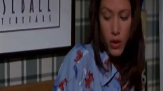 Sale salope baisée dans vidéos porno gratuites françaises le cul dans une séance de gangbang hardcore